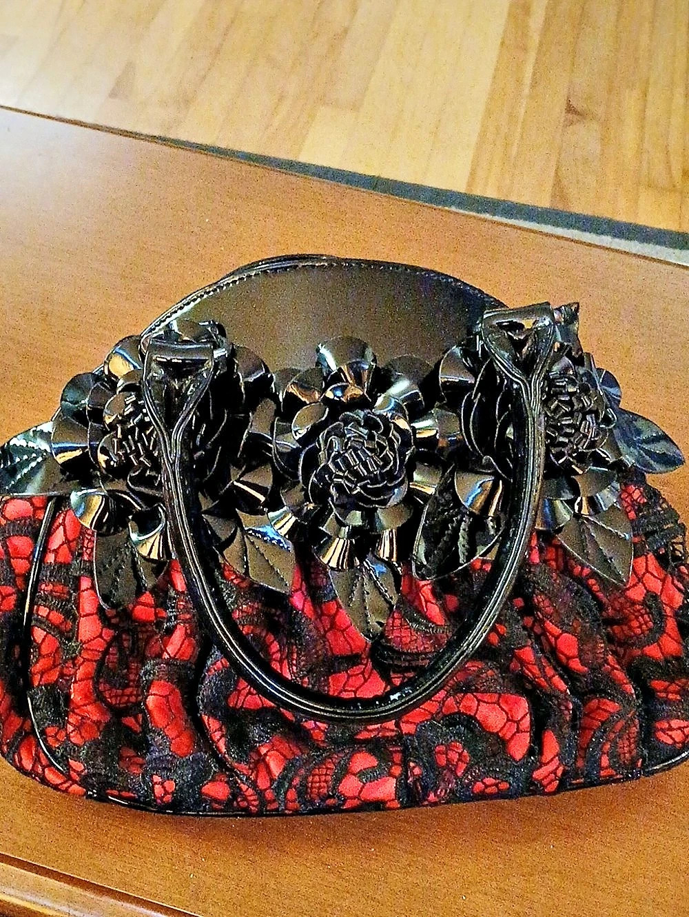 Sexy Gothic Floral Lace Satchel in Red & Black Like New Never Used ❤️ 😍